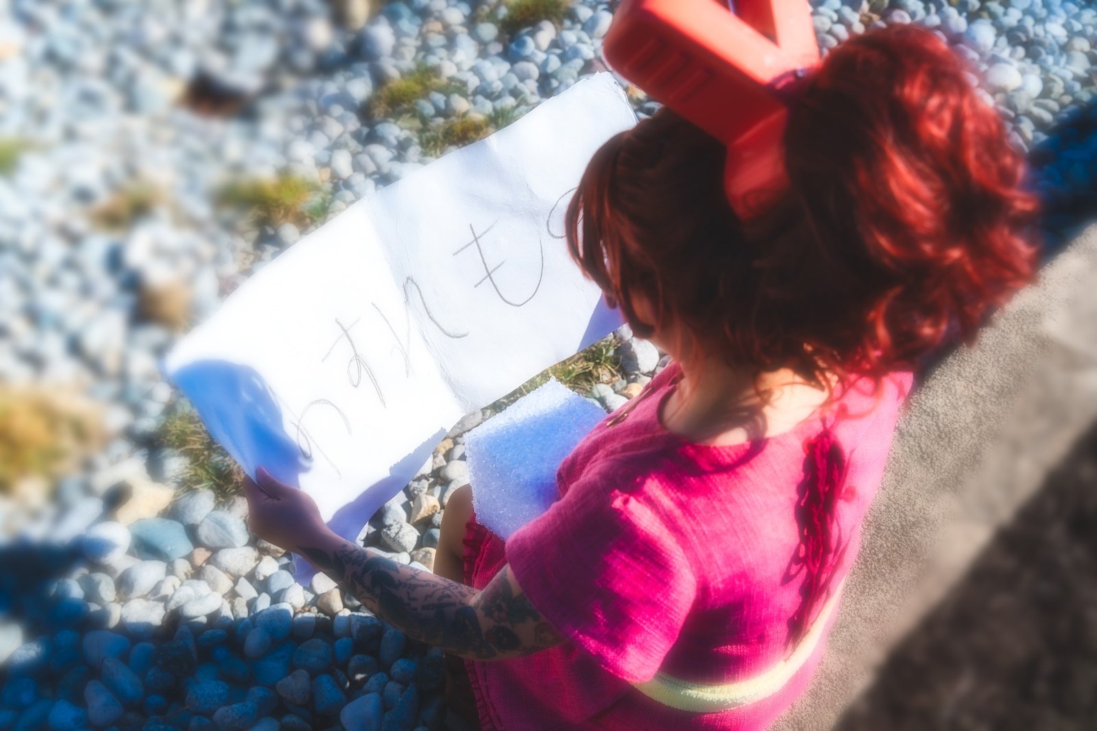 ...You forgot something.

Fun #cosplaybuild fact:
The note from Shawn to Arrietty was drawn by the actual pencil prop onto paper Adrienne also made from scratch.

Photo by @luckyphotoig