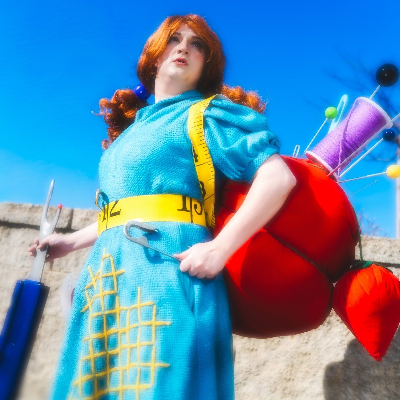 Pincushion Appreciation Post! 🍅
You don't have to be a seamstress to appreciate Eggletina's amazing bag and the pins and needles that go with it.

Photos by @luckyphotoig

#CosplayProps #SewingSupplies #cosplay