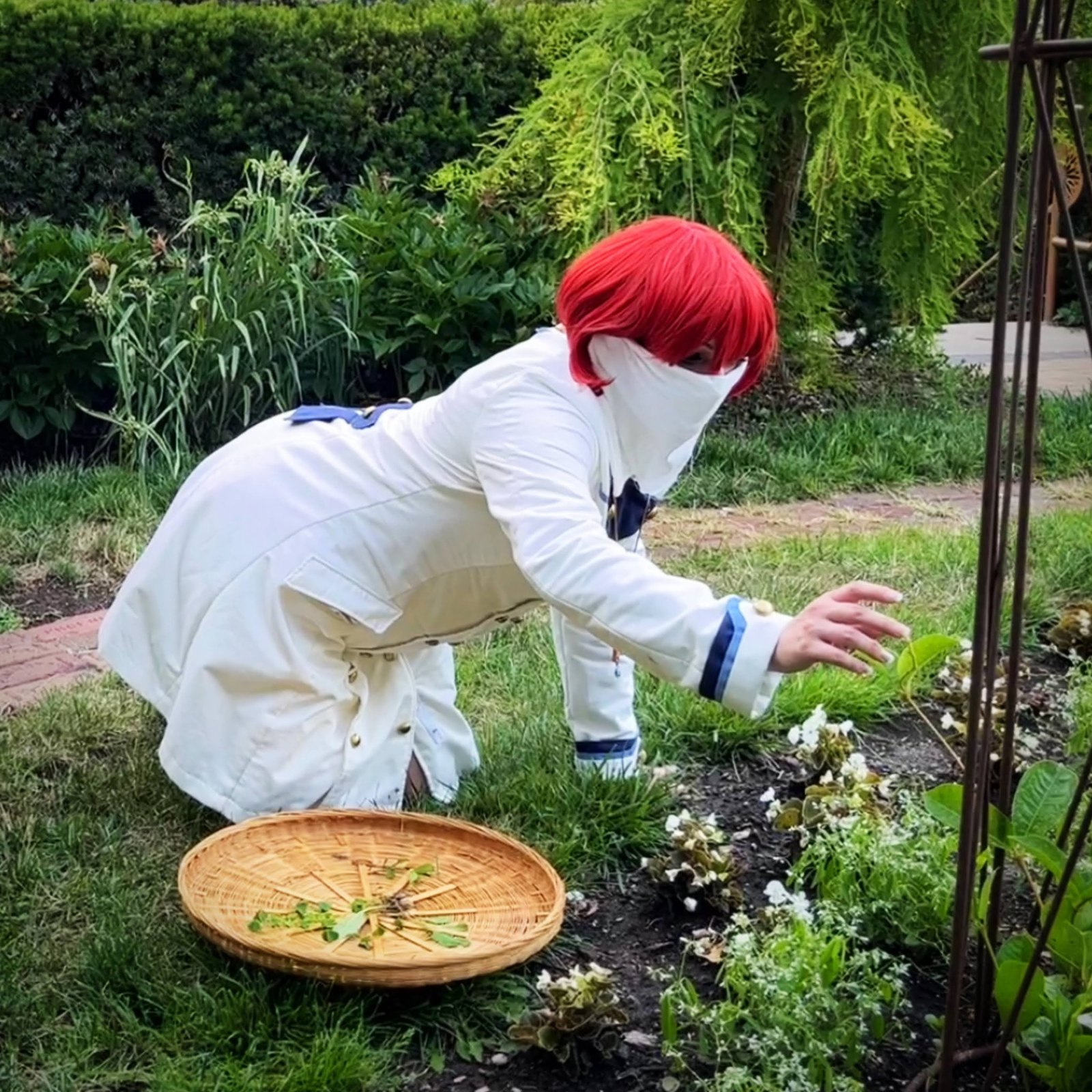 Happy Earth Day, which really is every day. 
It's a great excuse to share photos from our Snow White with the Red Hair photoshoot. 

The beauty of the Sunken Gardens in Lincoln made it an easy mental lift to feel like we really were in the Royal Gardens.

Photos by @technosquiddy 

#cosplayphotography #cosplayers  #SnowWhiteWithTheRedHair #cosplaylife