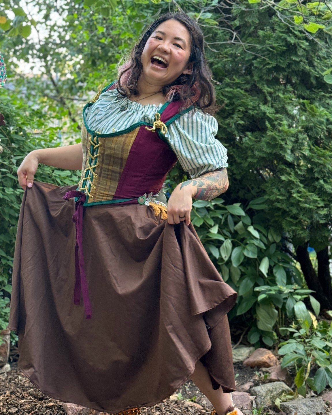 Happy Hobbit Summer! 🌳🌻🍺🍄
#hobbitcosplay #LOTRVibes #hobbitcore #cosplay
