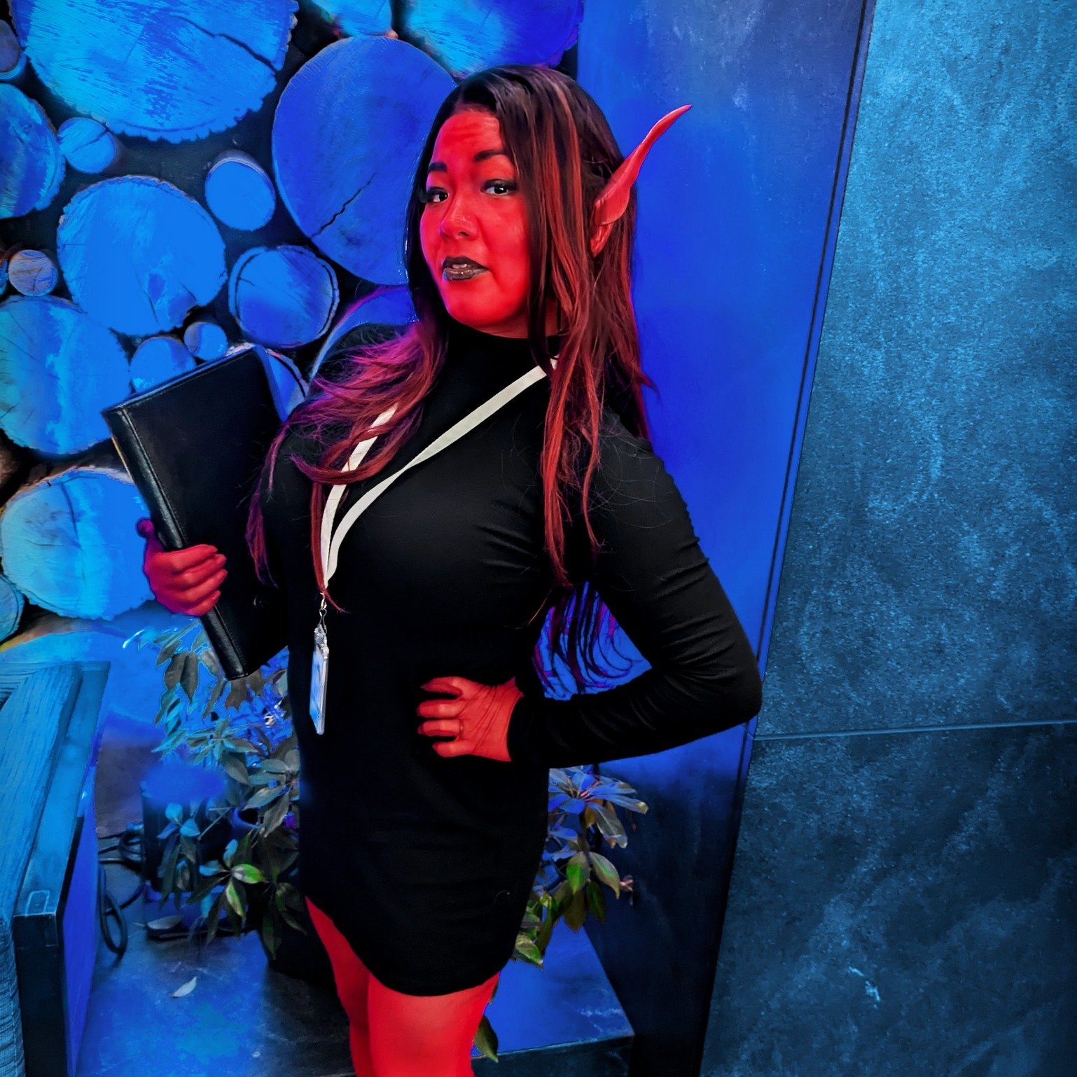 Dropping some #loreolympus cosplay edits from ConVergence 2025!

Minthe and Thetis (the Underworld Corp. and Mt Olympus office baddies) were a #cosplay wishlist item for us for a long time. 

Featuring our friend @m.e.cosplays  as Hecate.

#loreolympuscosplay